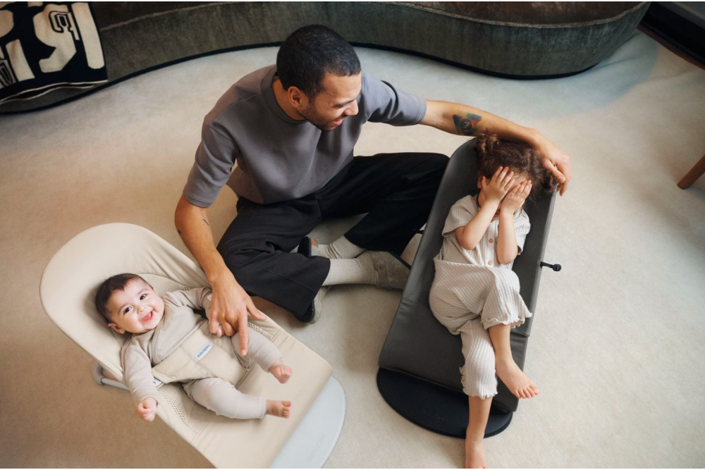 Balansorul BabyBjorn. Un loc sigur pentru bebelus, un moment pentru tine
