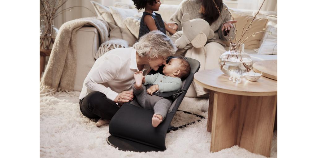 Forbes Vetted recomanda Balansoarul ergonomic Balance Soft de la Baby Bjorn