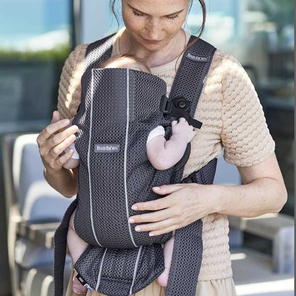 BabyBjorn - Marsupiu anatomic Mini, cu pozitii multiple de purtare, Anthracite, 3D Mesh