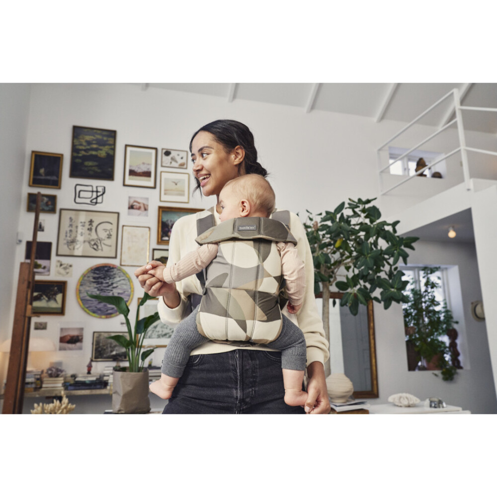 BabyBjorn - Marsupiu anatomic Mini, cu multiple pozitii de purtare. Khaki/Green, Bumbac