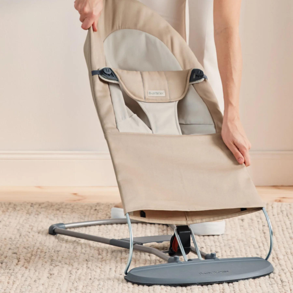 BabyBjorn - Balansoar Balance Soft Khaki cu detalii Beige, Tesatura