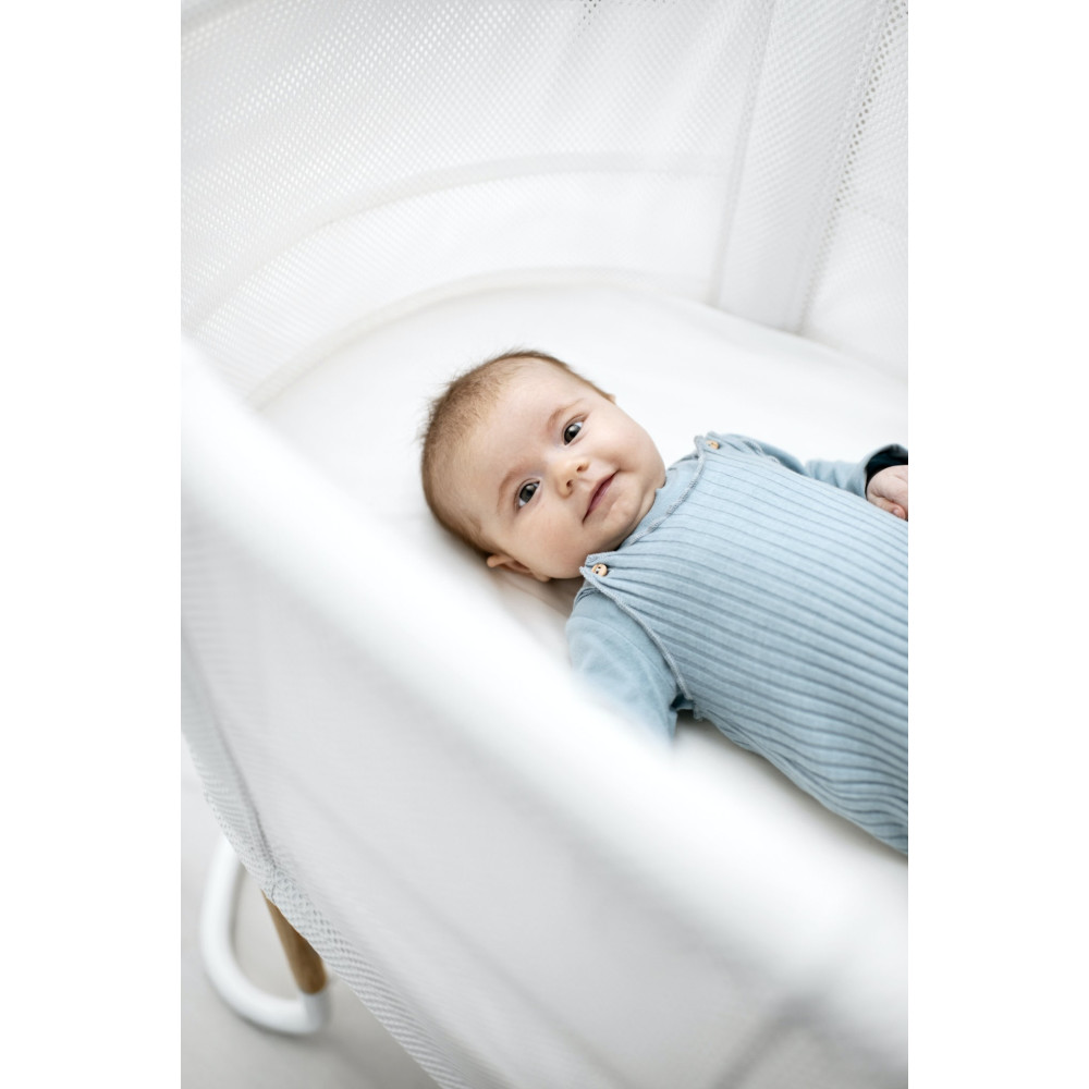 BabyBjorn - Patut reglabil pe inaltime din mesh, Alb