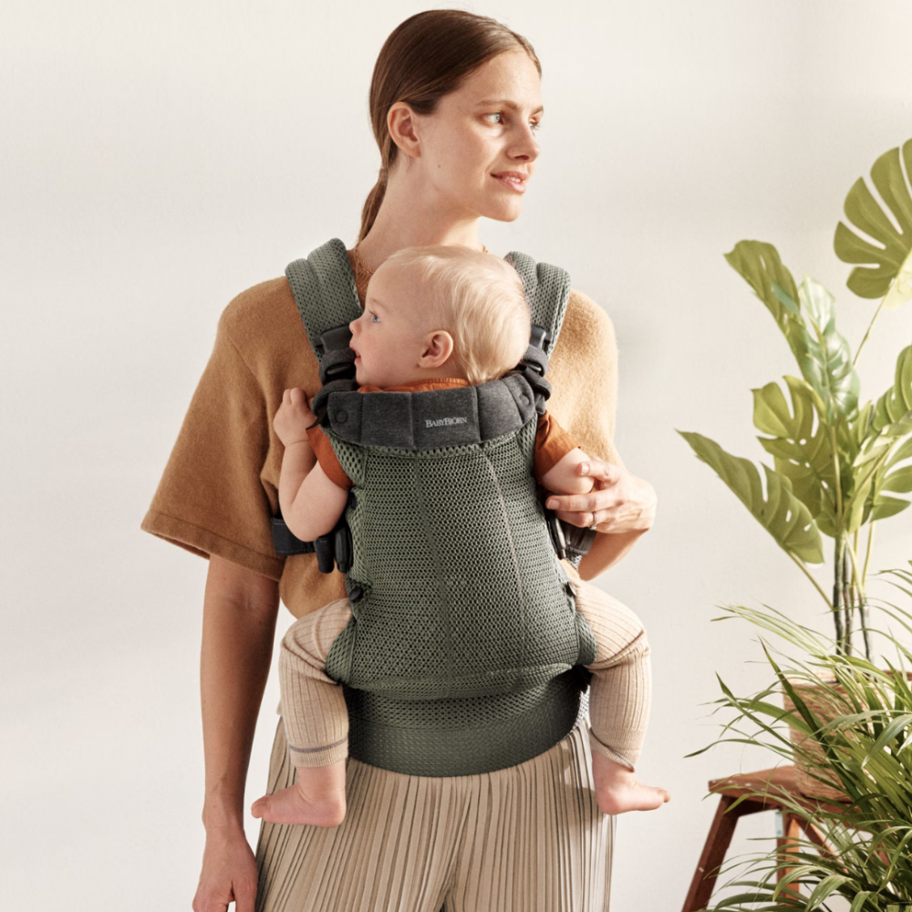 BabyBjorn - Marsupiu anatomic cu multiple pozitii de purtare colectia Harmony, 3D Mesh, Dark Green