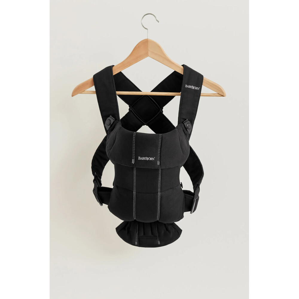 BabyBjorn - Marsupiu anatomic Mini, cu pozitii multiple de purtare, Black, Tesatura-Tricot