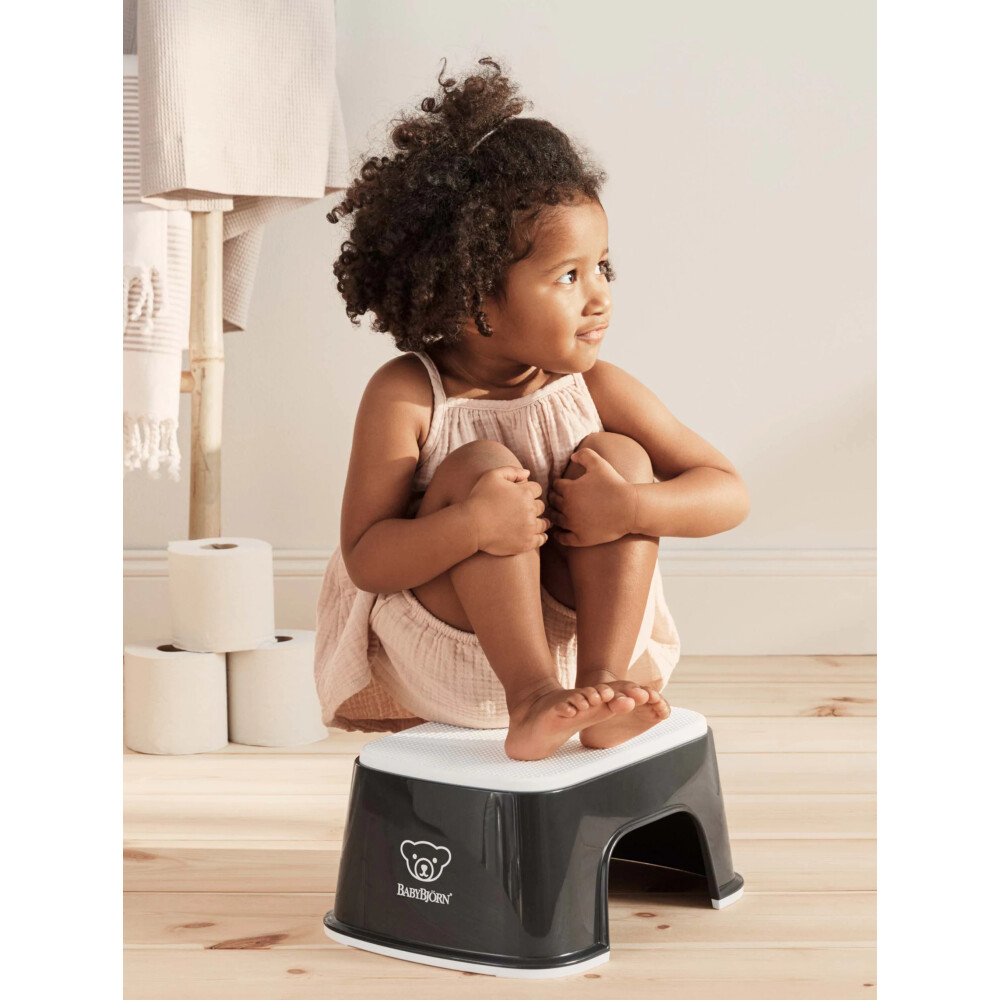 BabyBjorn – Treapta inaltator pentru baie – Step Stool – Black / White