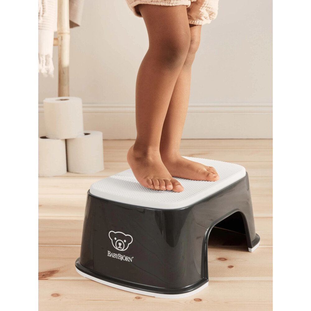 BabyBjorn – Treapta inaltator pentru baie – Step Stool – Black / White