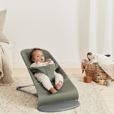 BabyBjorn - Balansoar Bliss Dark Green cu aspect delicat de petala, tesatura matlasata