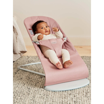 BabyBjorn - Balansoar Bliss Dusty Pink cu aspect delicat de petala, tesatura matlasata