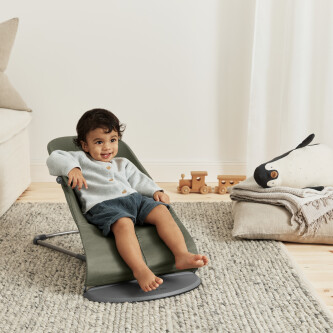 BabyBjorn - Balansoar Bliss Dark Green cu aspect delicat de petala, tesatura matlasata