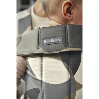 BabyBjorn - Marsupiu anatomic Mini, cu multiple pozitii de purtare. Khaki/Green, Bumbac