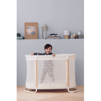 BabyBjorn - Patut reglabil pe inaltime din mesh, Alb