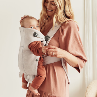 BabyBjorn - Marsupiu anatomic Mini, cu pozitii multiple de purtare, Light Beige, 3D Jersey