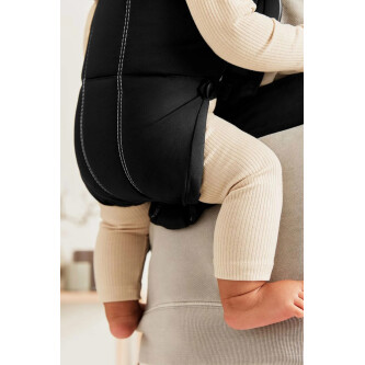 BabyBjorn - Marsupiu anatomic Mini, cu pozitii multiple de purtare, Black, Tesatura-Tricot